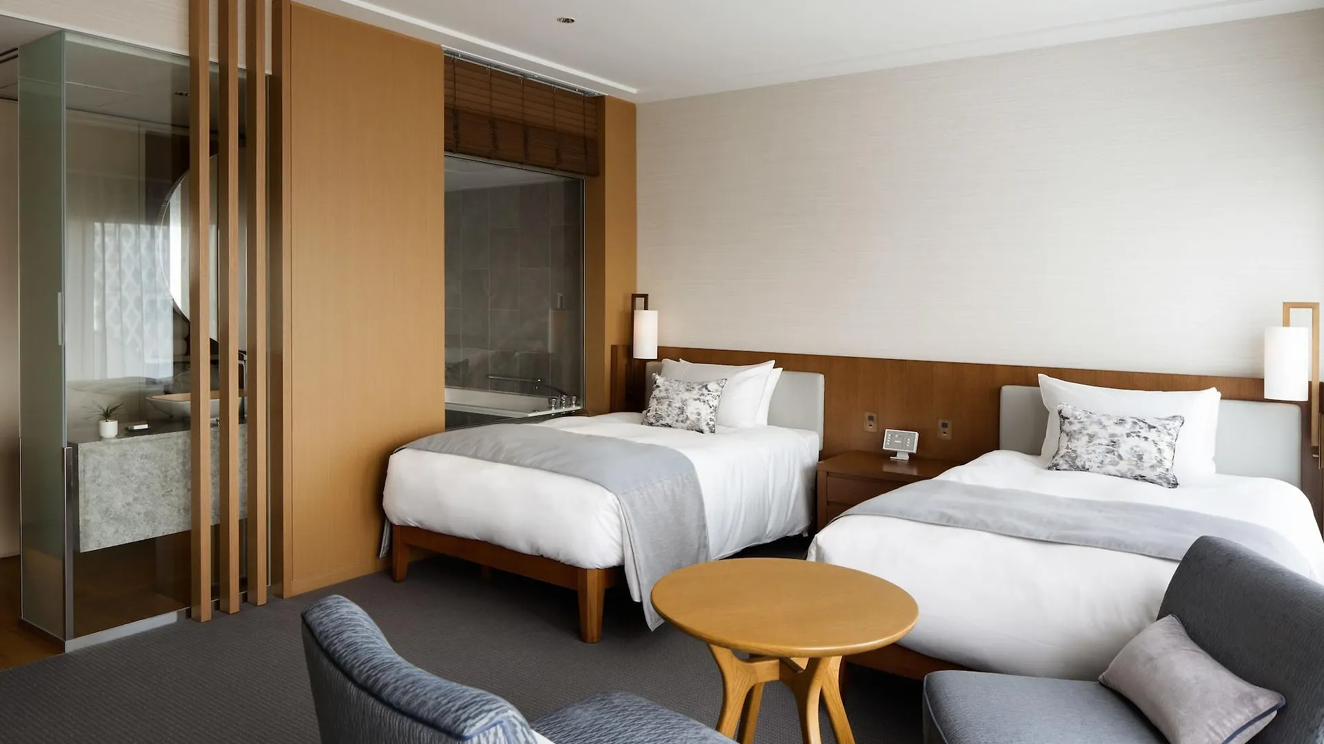 Keio Plaza Hotel Tokyo Premier Grand 5*,