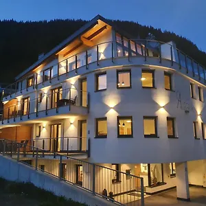 https://chasa-allegria.ischgl-hotels.net